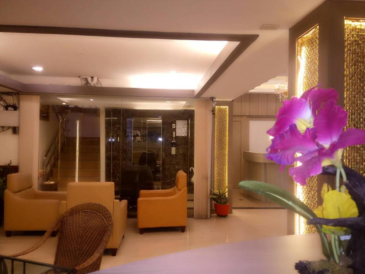Seaview Sriracha Hotel Сі-Рача Екстер'єр фото