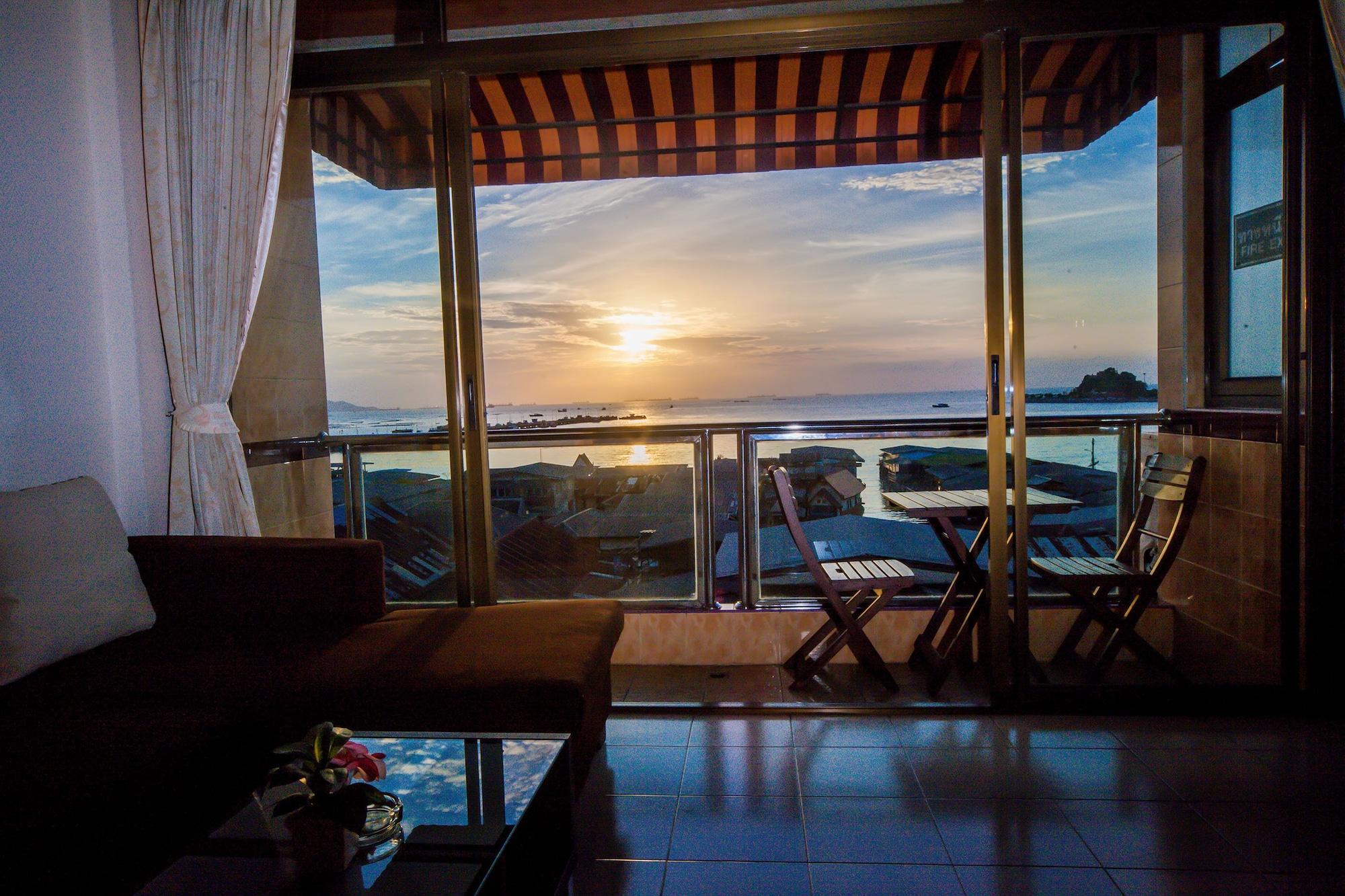 Seaview Sriracha Hotel Сі-Рача Екстер'єр фото